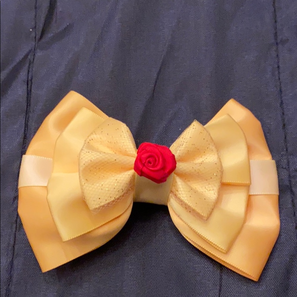 Belle hair bow